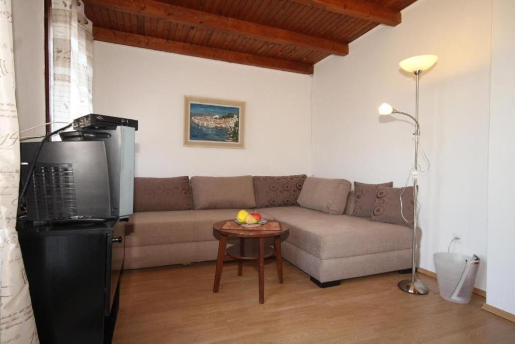 Apartment Iva Molunat Buitenkant foto