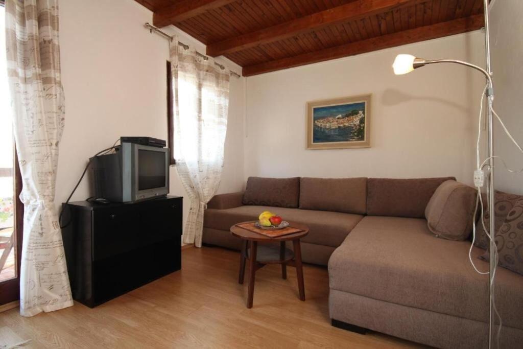 Apartment Iva Molunat Buitenkant foto